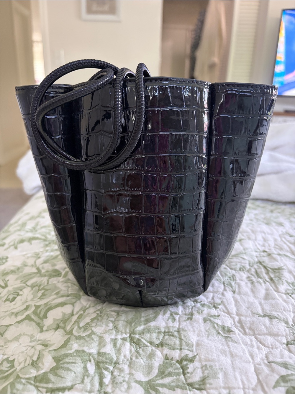 Loft women’s patent mini bucket bag excellent condition